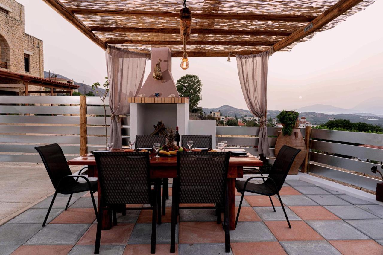Haritos Holidays Home Pombia Ngoại thất bức ảnh