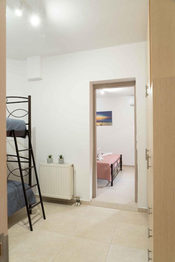 Haritos Holidays Home Pombia Ngoại thất bức ảnh