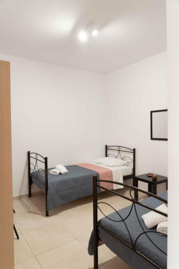 Haritos Holidays Home Pombia Ngoại thất bức ảnh