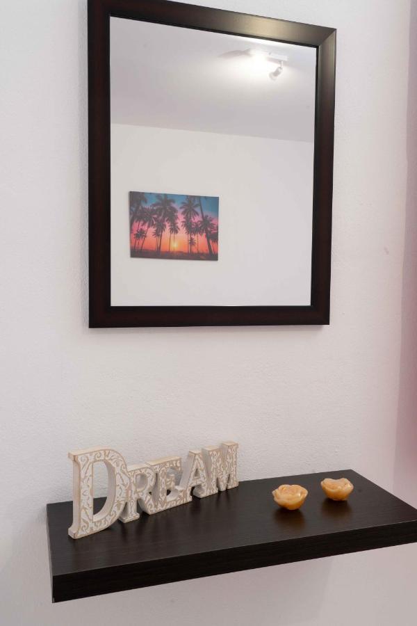 Haritos Holidays Home Pombia Ngoại thất bức ảnh