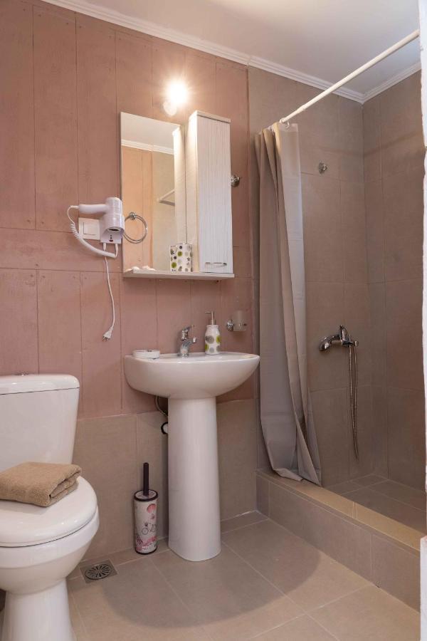 Haritos Holidays Home Pombia Ngoại thất bức ảnh