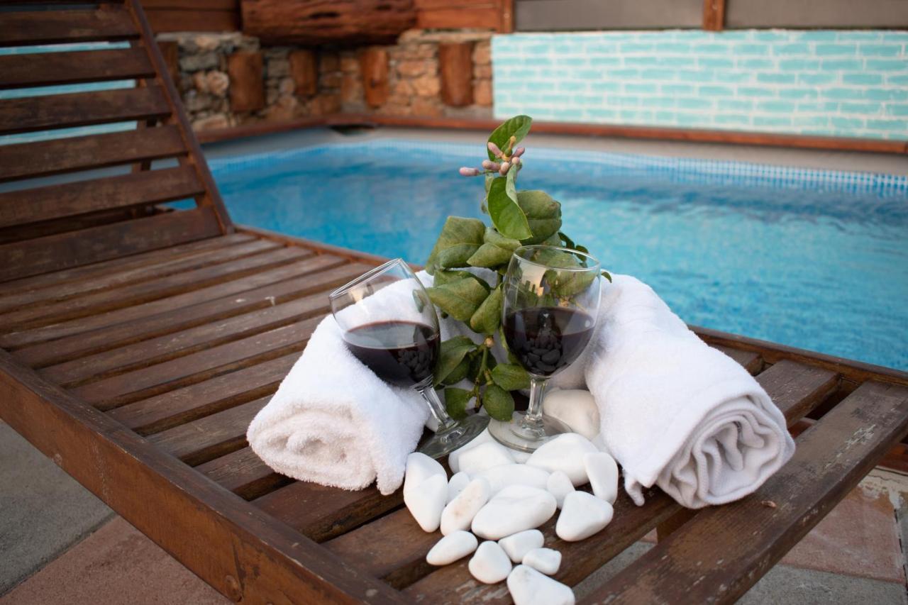 Haritos Holidays Home Pombia Ngoại thất bức ảnh