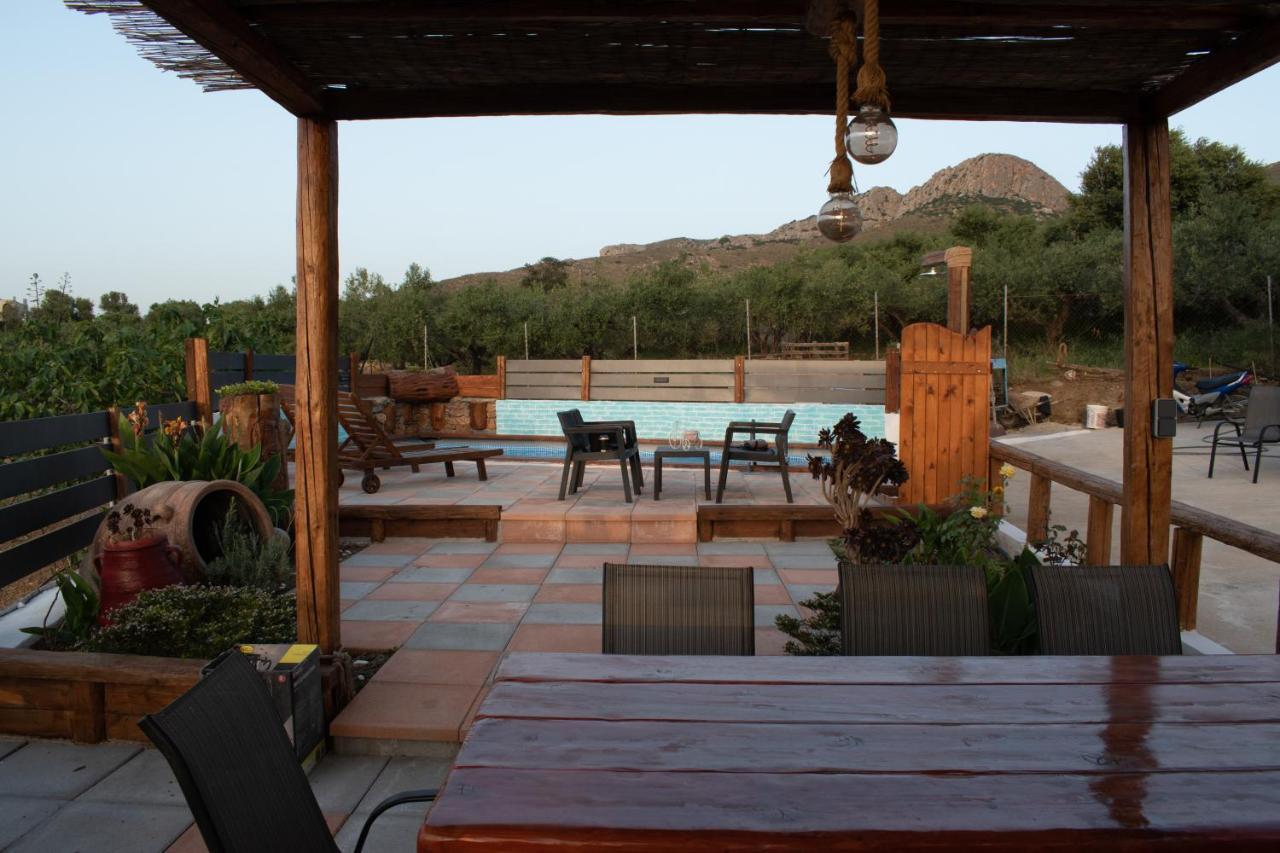 Haritos Holidays Home Pombia Ngoại thất bức ảnh